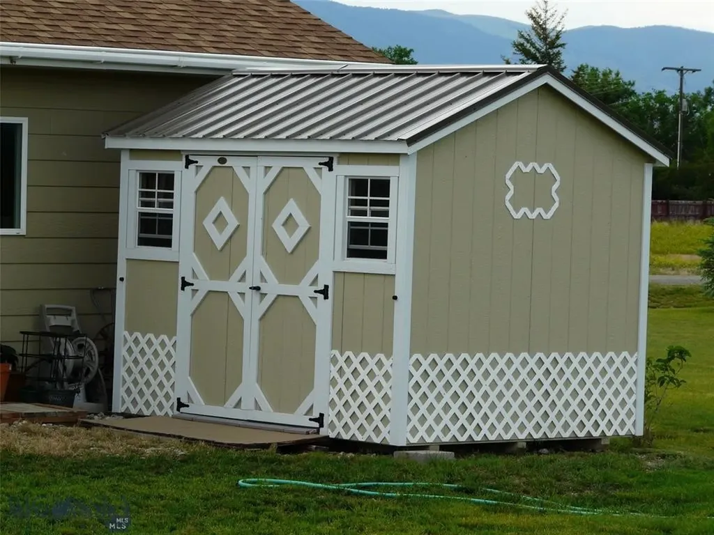 13 Sharon Loop Townsend MT 59644