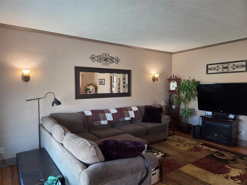 1832 Phillips Butte MT 59701