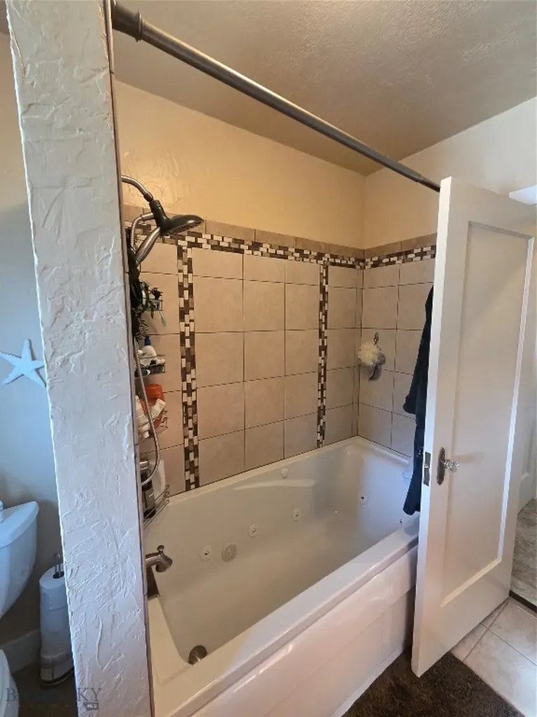 1832 Phillips Butte MT 59701