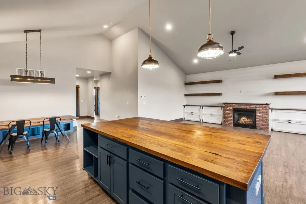 2101 E Silver Circle Belgrade MT 59714