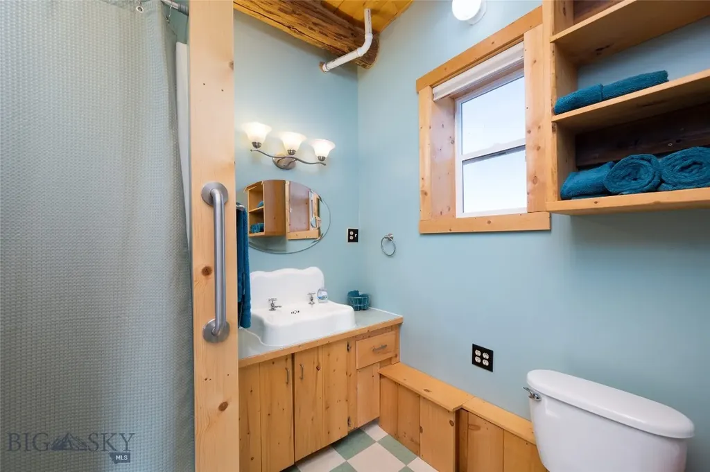212 Hebgen Lodge Road West Yellowstone MT 59758