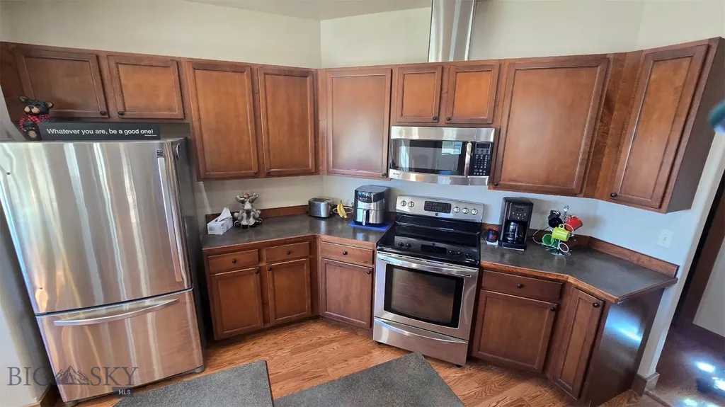 2 Hawk's Court Sheridan MT 59749