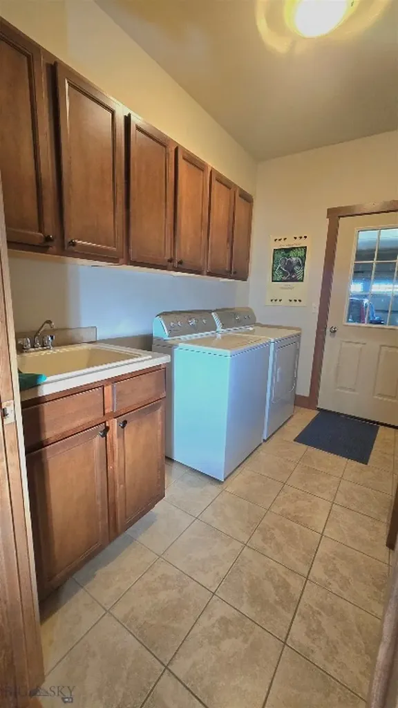 2 Hawk's Court Sheridan MT 59749