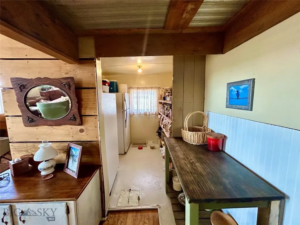435 Oregon Shortline Road Dell MT 59724