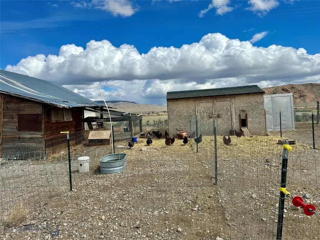 435 Oregon Shortline Road Dell MT 59724
