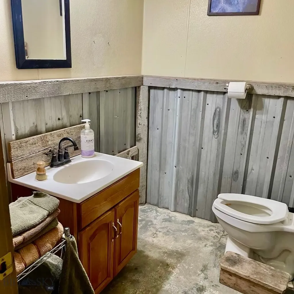 435 Oregon Shortline Road Dell MT 59724