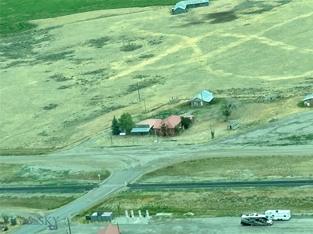 435 Oregon Shortline Road Dell MT 59724