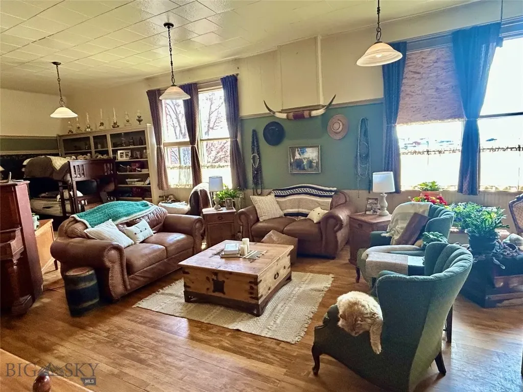 435 Oregon Shortline Road Dell MT 59724