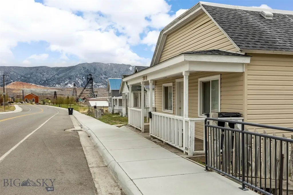 366 E Mercury Butte MT 59701