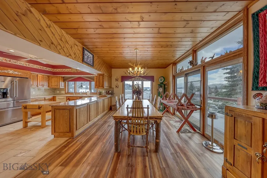 315 Lakeview Loop West Yellowstone MT 59758