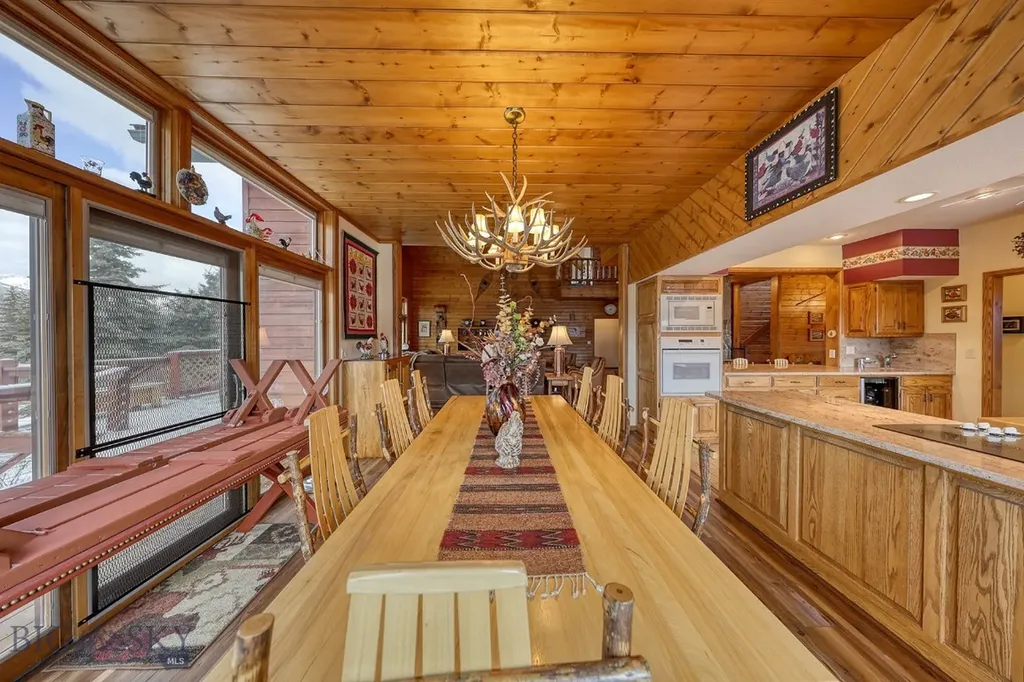 315 Lakeview Loop West Yellowstone MT 59758