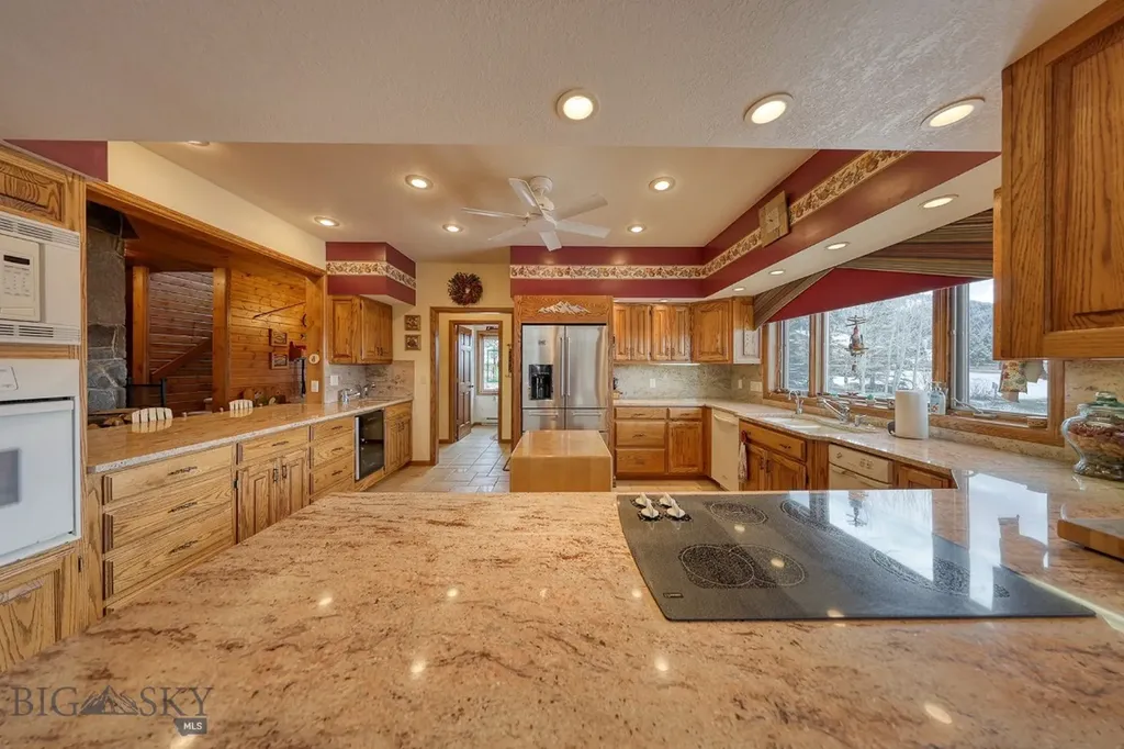 315 Lakeview Loop West Yellowstone MT 59758