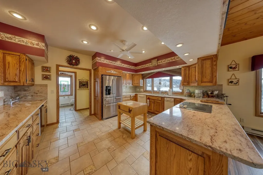 315 Lakeview Loop West Yellowstone MT 59758