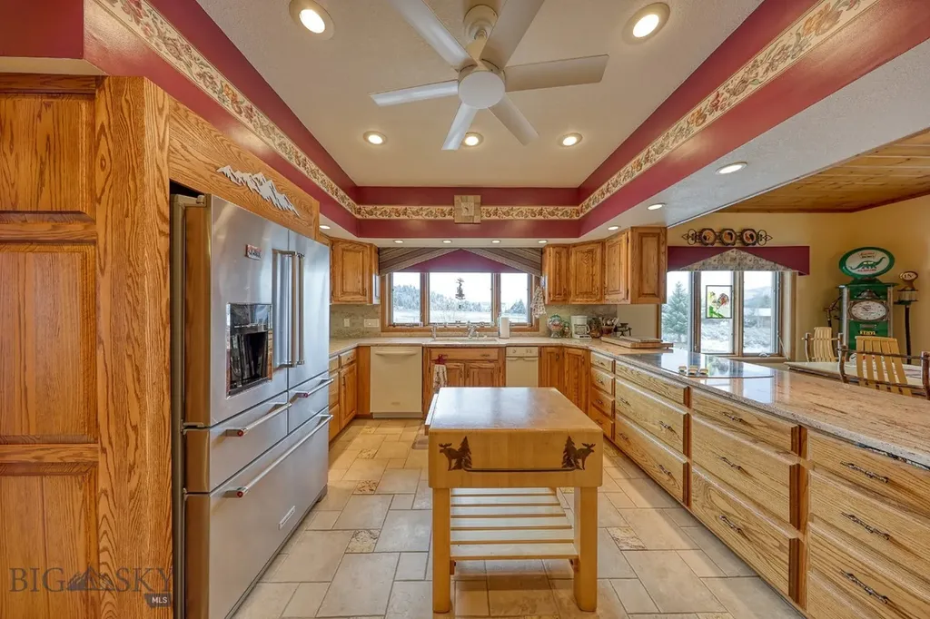 315 Lakeview Loop West Yellowstone MT 59758