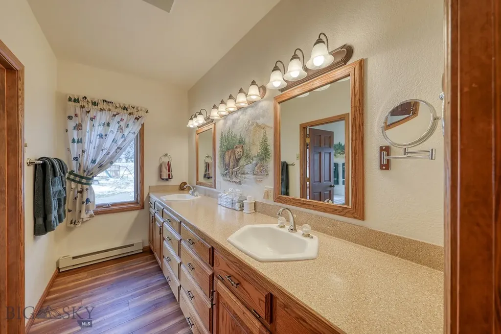 315 Lakeview Loop West Yellowstone MT 59758