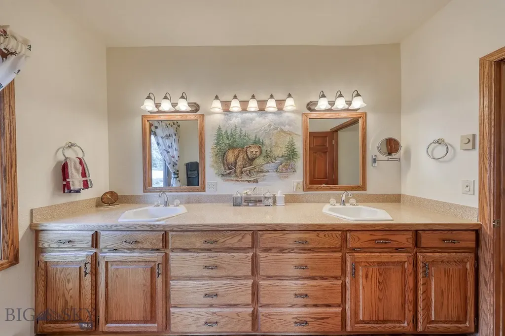 315 Lakeview Loop West Yellowstone MT 59758
