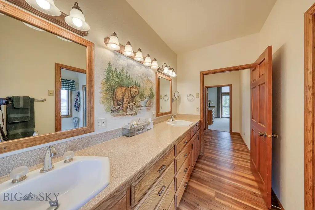 315 Lakeview Loop West Yellowstone MT 59758