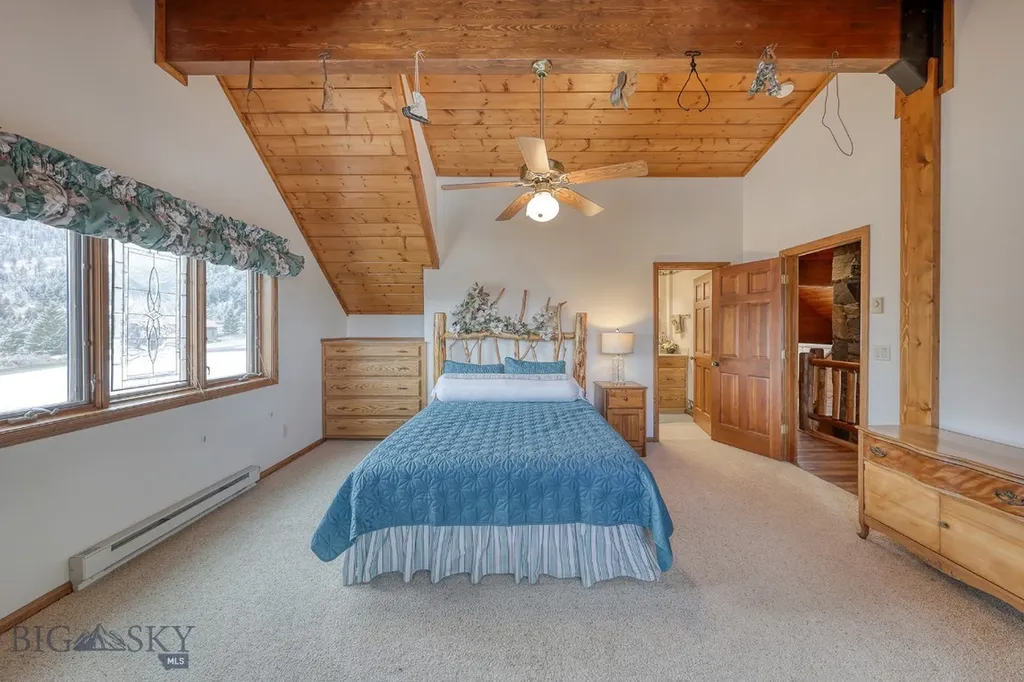 315 Lakeview Loop West Yellowstone MT 59758