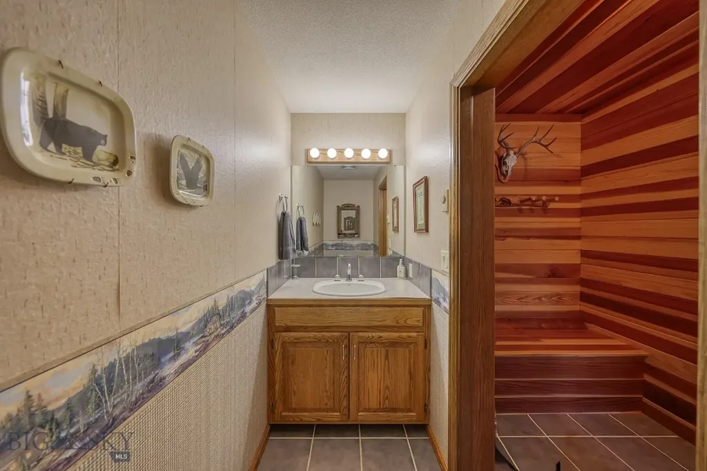 315 Lakeview Loop West Yellowstone MT 59758