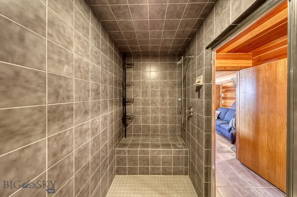 315 Lakeview Loop West Yellowstone MT 59758