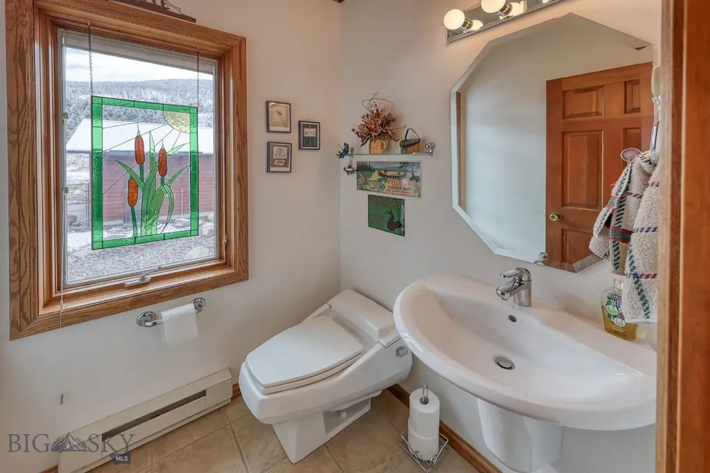 315 Lakeview Loop West Yellowstone MT 59758