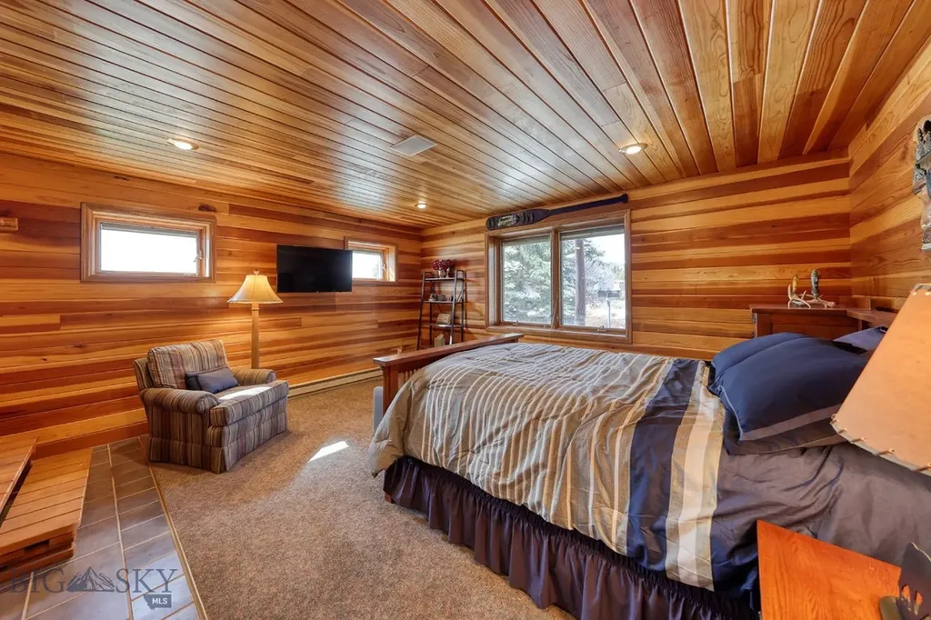 315 Lakeview Loop West Yellowstone MT 59758