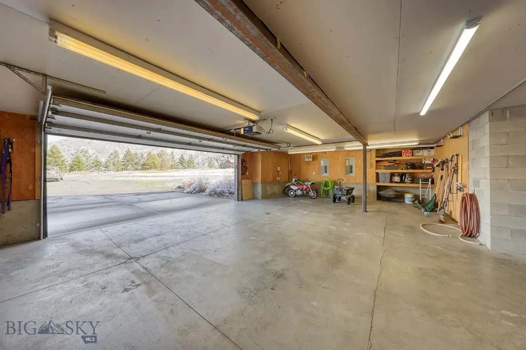 315 Lakeview Loop West Yellowstone MT 59758