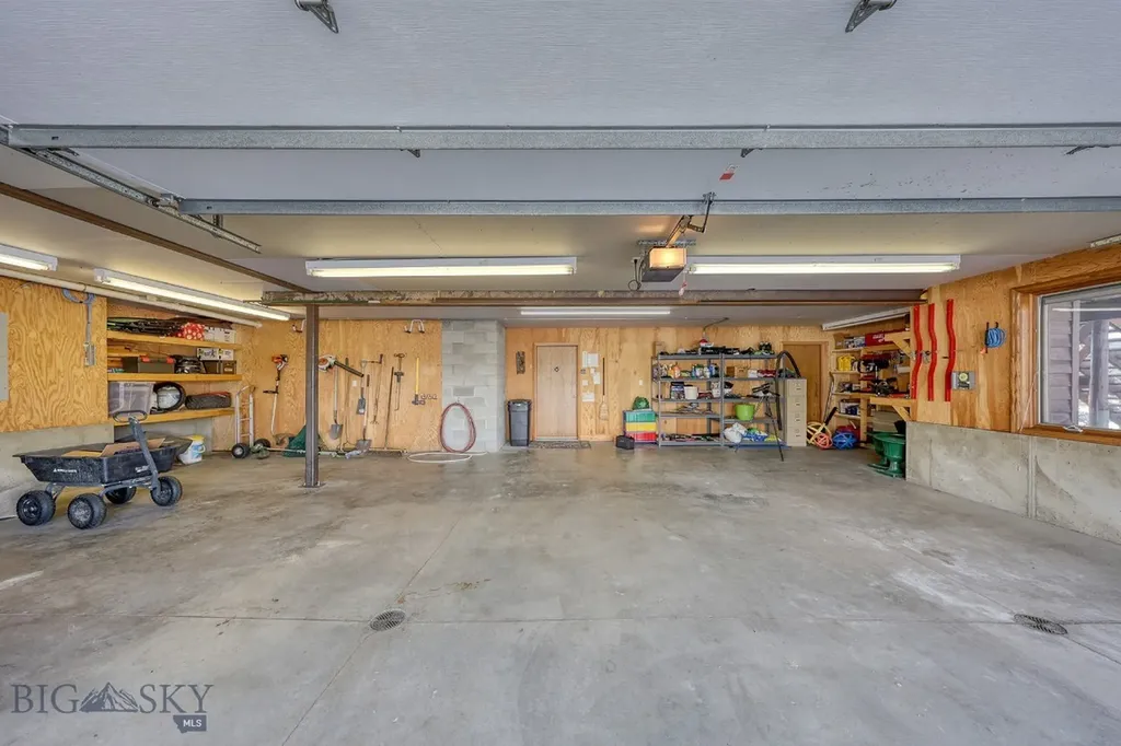 315 Lakeview Loop West Yellowstone MT 59758
