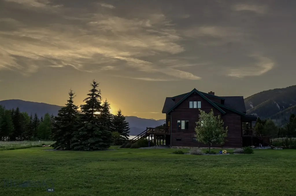 315 Lakeview Loop West Yellowstone MT 59758