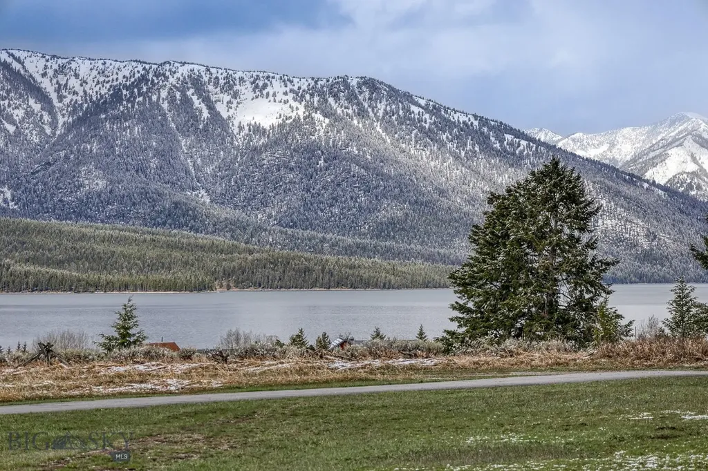 315 Lakeview Loop West Yellowstone MT 59758