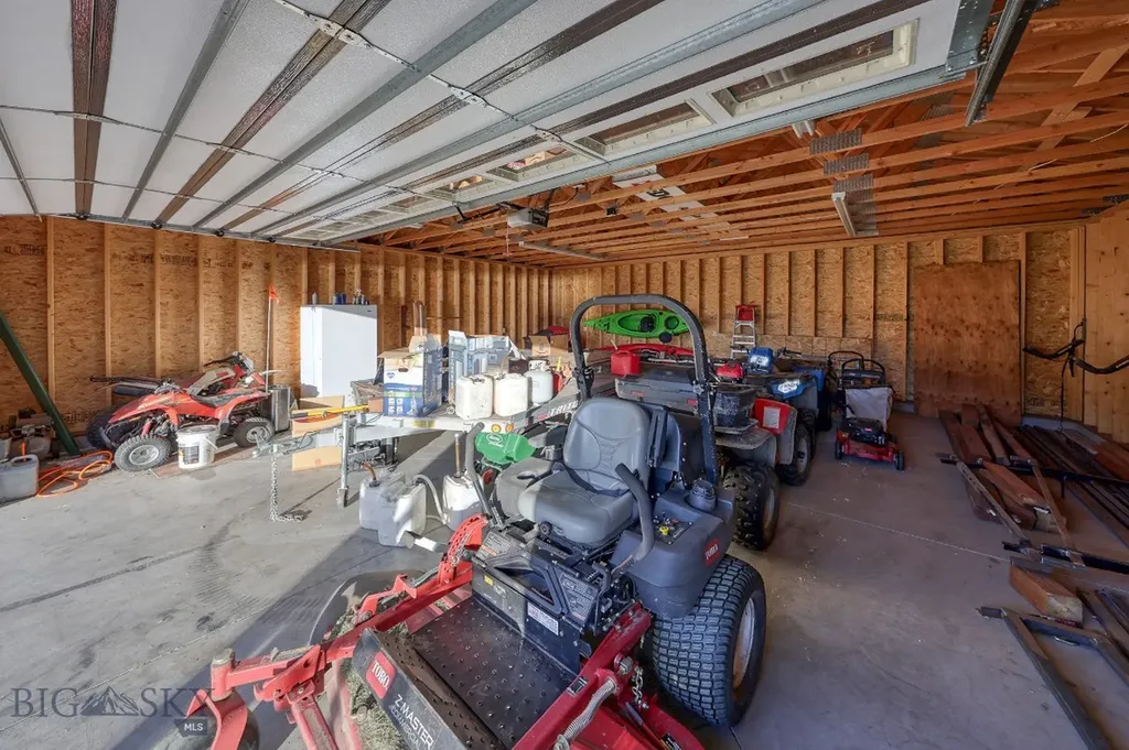 315 Lakeview Loop West Yellowstone MT 59758