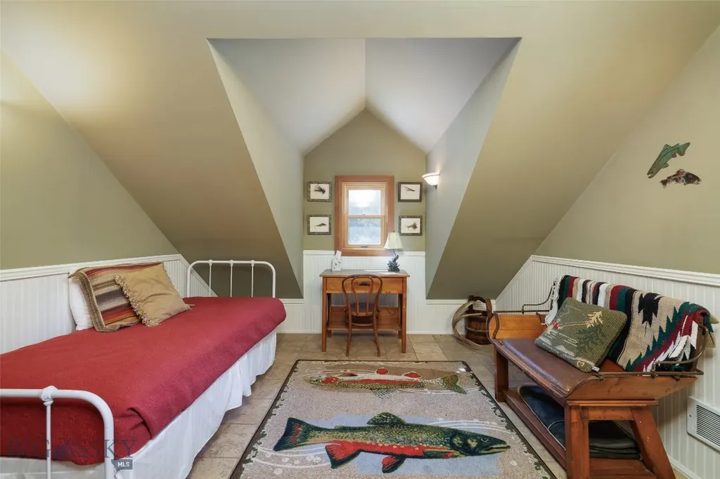 64188 Gallatin Road Gallatin Gateway MT 59730