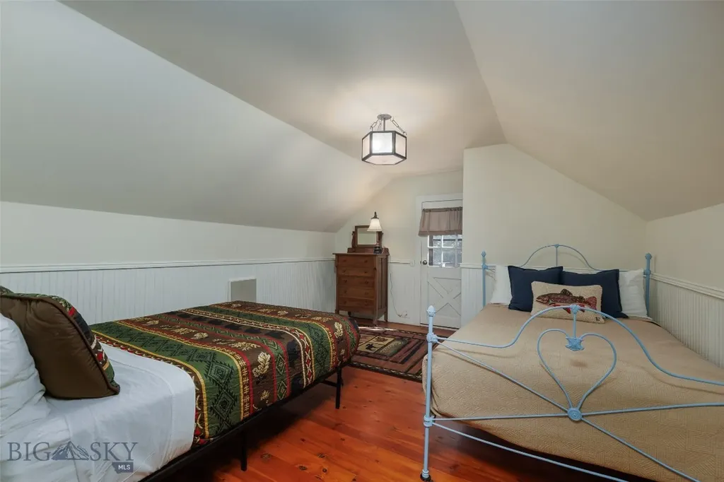 64188 Gallatin Road Gallatin Gateway MT 59730