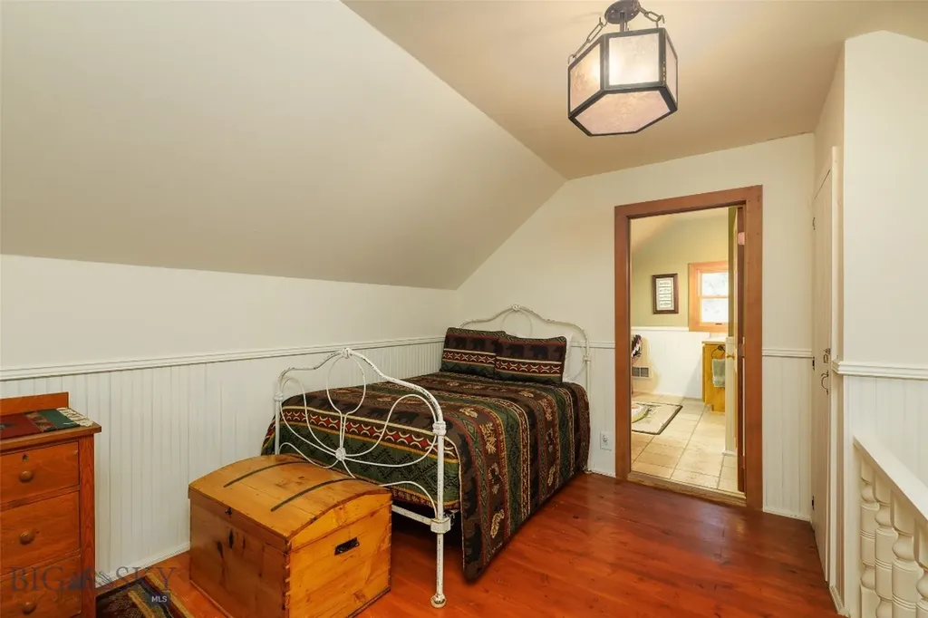64188 Gallatin Road Gallatin Gateway MT 59730