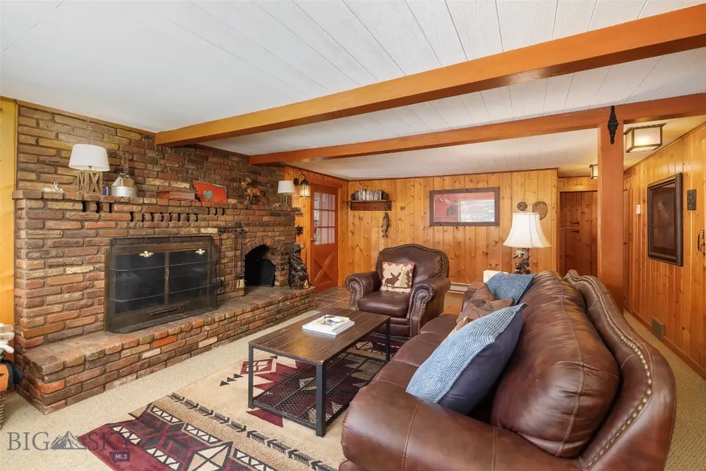 64188 Gallatin Road Gallatin Gateway MT 59730