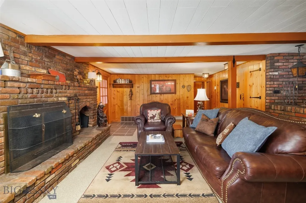 64188 Gallatin Road Gallatin Gateway MT 59730