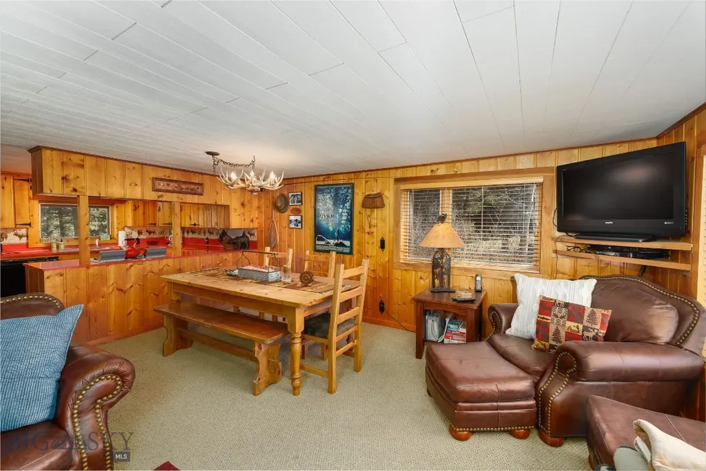 64188 Gallatin Road Gallatin Gateway MT 59730