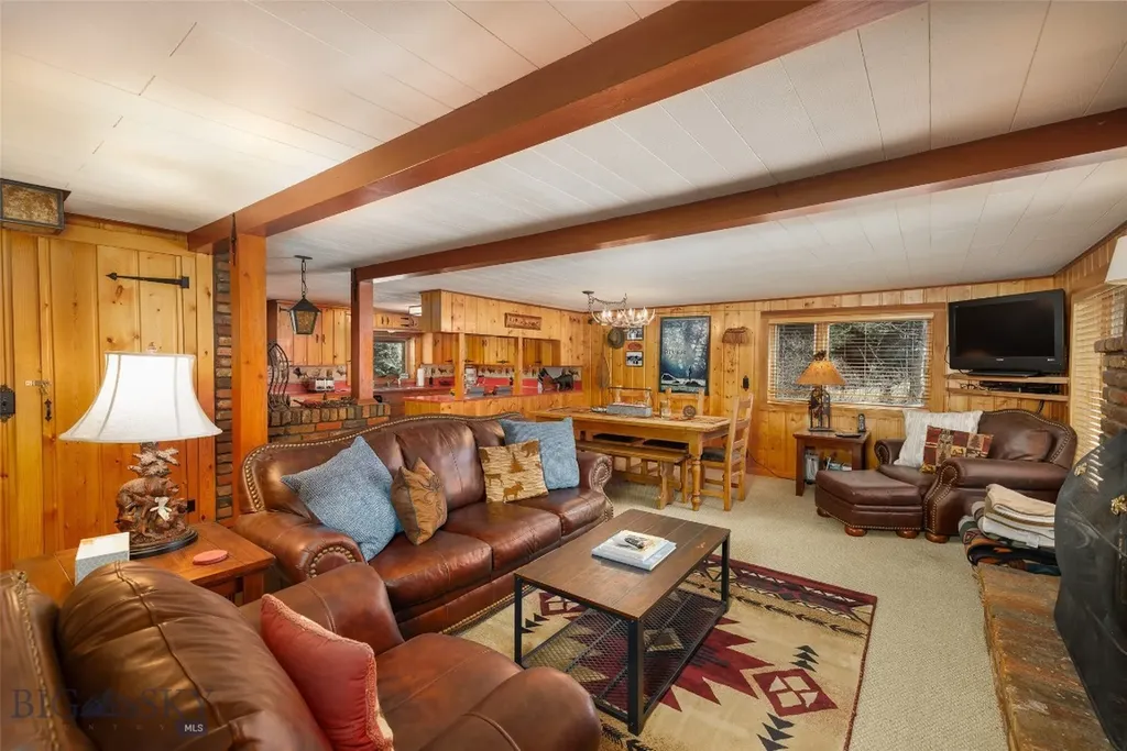 64188 Gallatin Road Gallatin Gateway MT 59730