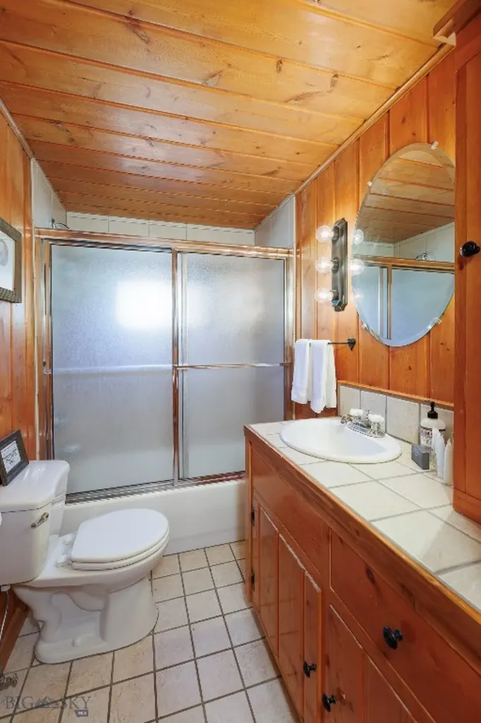 64188 Gallatin Road Gallatin Gateway MT 59730