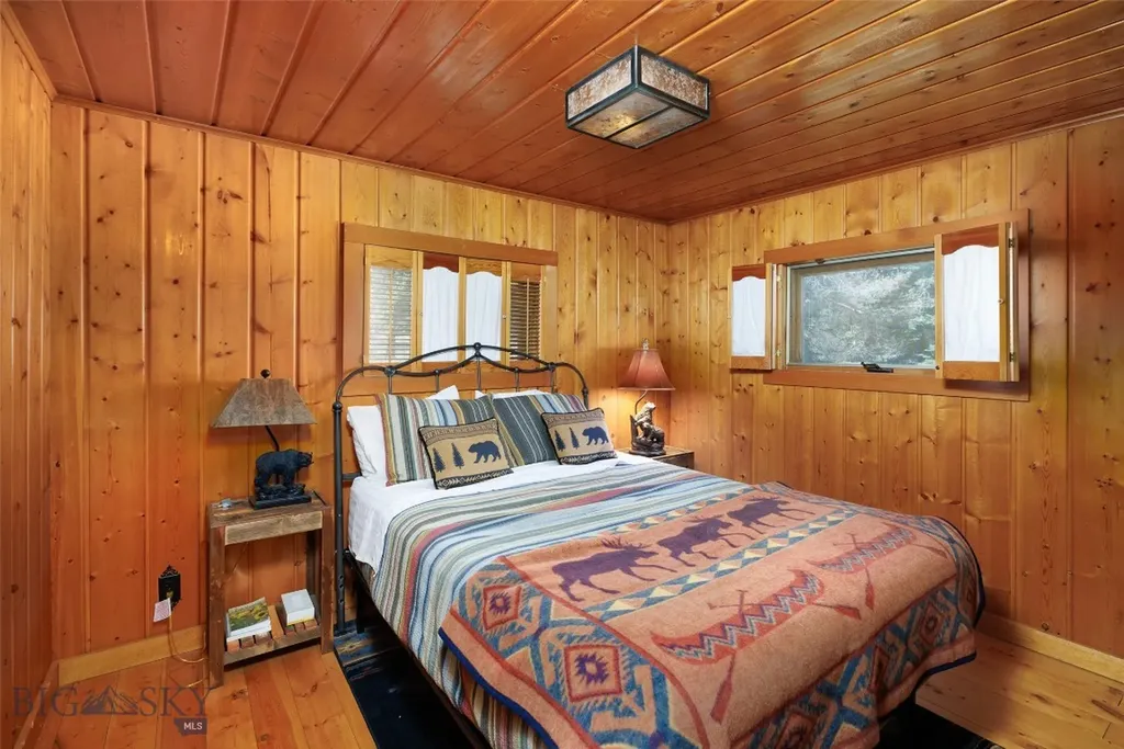 64188 Gallatin Road Gallatin Gateway MT 59730
