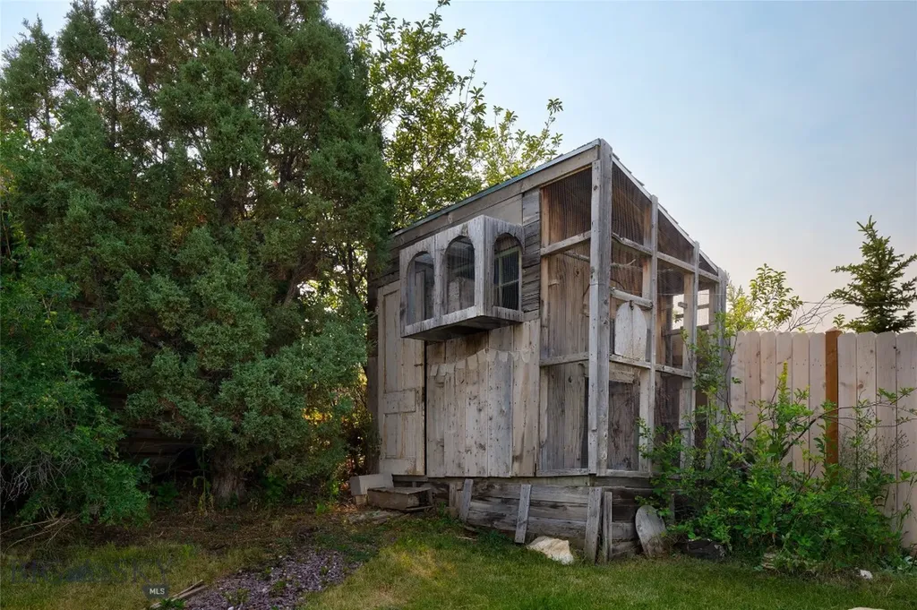 108 E Warren Street Virginia City MT 59755