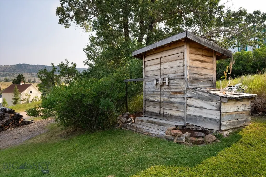 108 E Warren Street Virginia City MT 59755