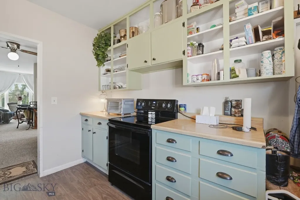 110 E Main Street Manhattan MT 59741