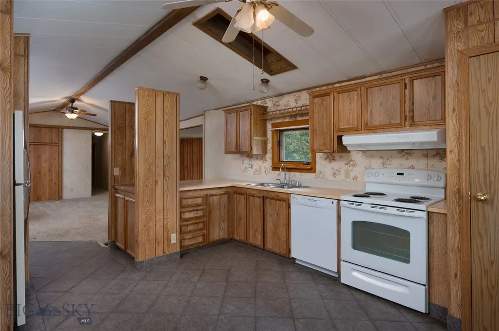 21 S Iowa Street Three Forks MT 59752