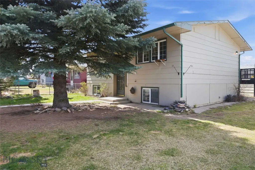 1901 Lafayette Butte MT 59701