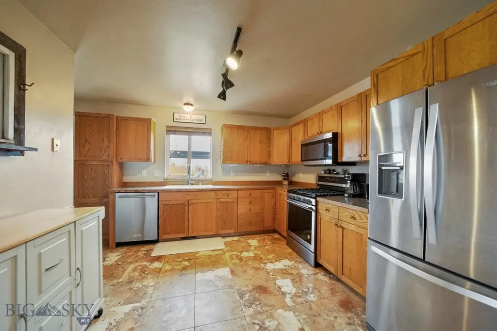 174 Heidi Lane Belgrade MT 59714