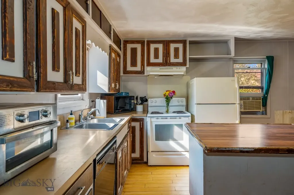 407 West 2nd Avenue Big Timber MT 59011