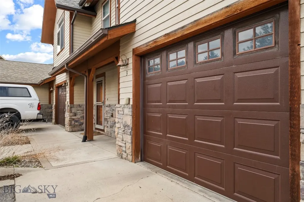 2963 Warbler Way Bozeman MT 59718