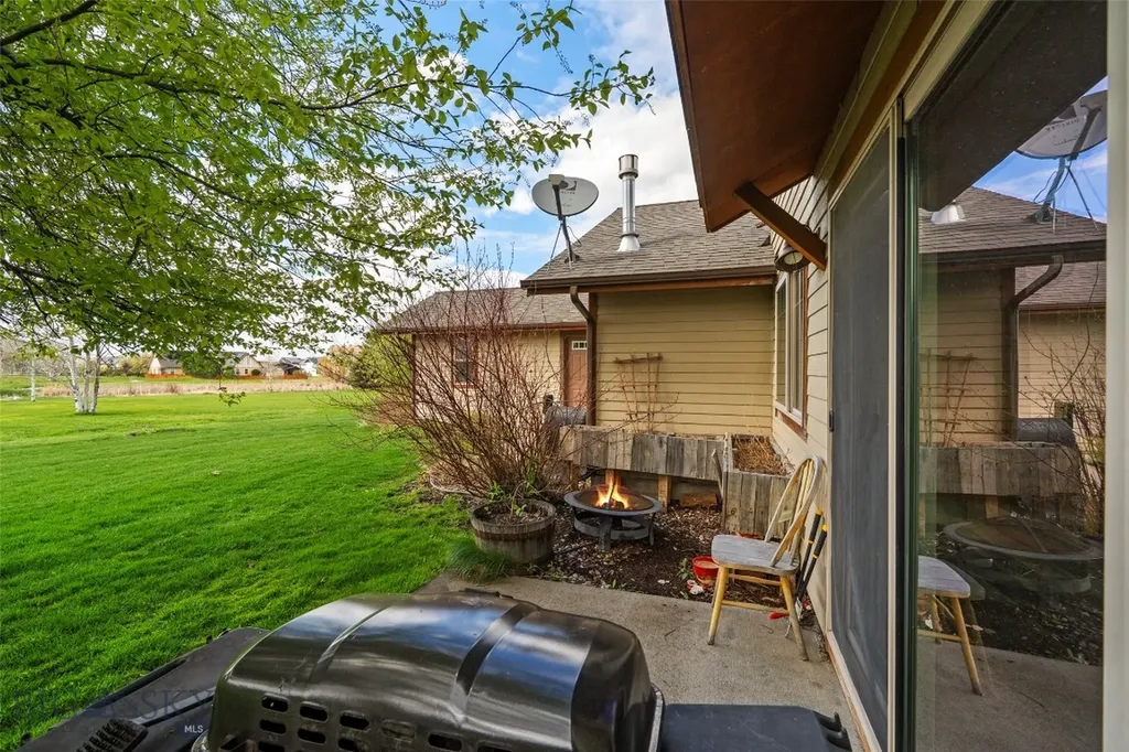 2963 Warbler Way Bozeman MT 59718