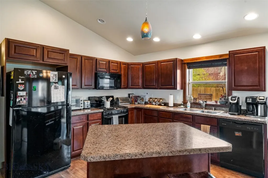 339 Cedar Wood Bozeman MT 59718